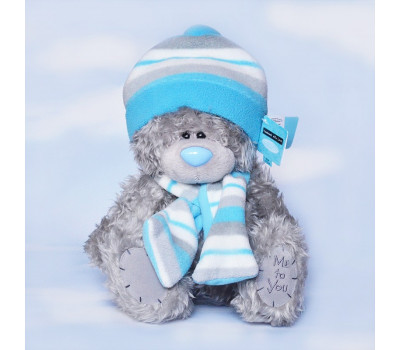 Мишка Тедди в шапочке и шарфе в голубую полоску