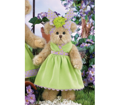 Ведмедик Беррінгтон в гарній зеленій сукні